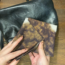 ハンカチを丁寧に使う